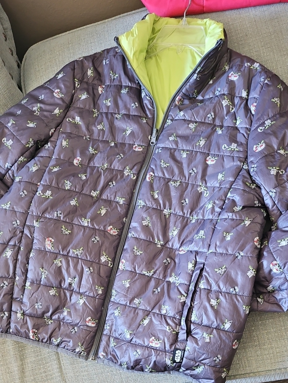 Star Wars Gray Puffer with Green Grogu Print